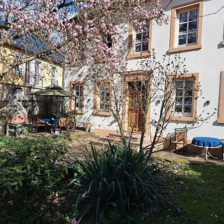 Mit Garten Und Parkplatz By Interhome